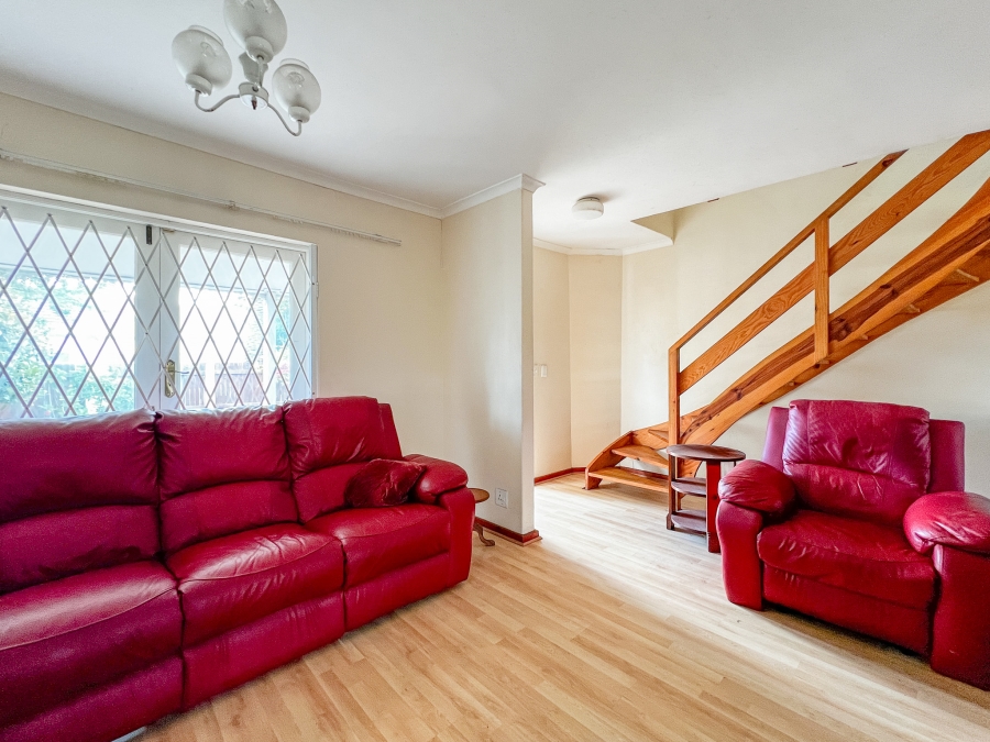 3 Bedroom Property for Sale in Bergvliet Western Cape